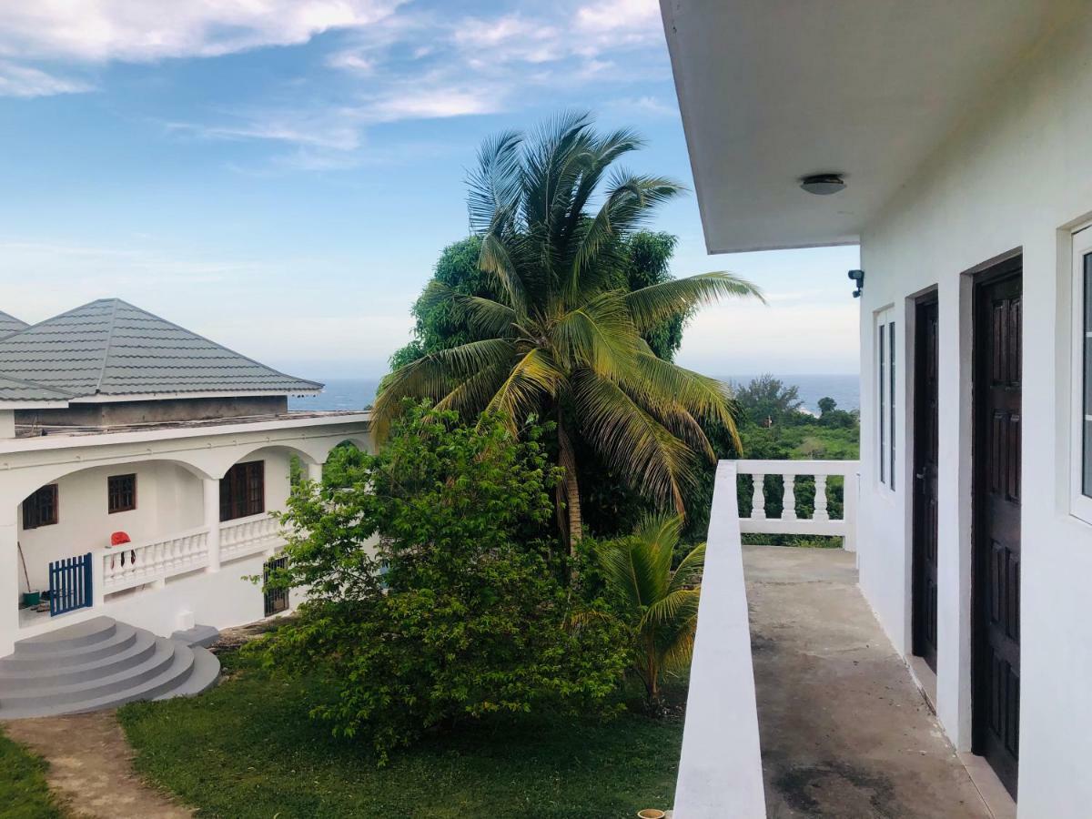 Zuri Enterprise Hotel Negril Exterior photo